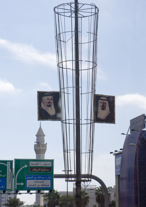 Billboard with the saudi rulers, Mecca Province, Taif, Saudi Arabia