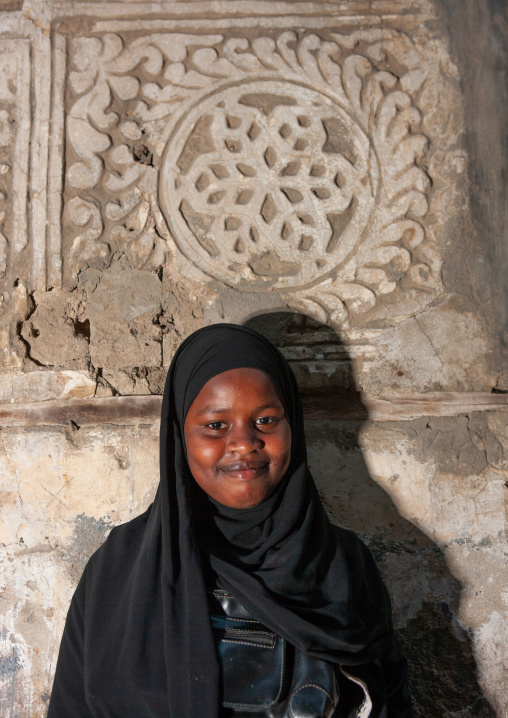 Somali refugee woman in the old quarter, Hijaz Tihamah region, Jeddah, Saudi Arabia