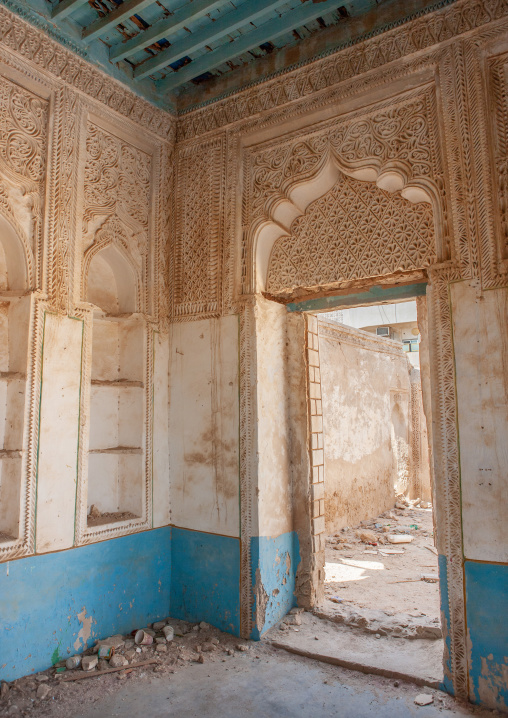 Gypsum decoration of the internal walls of hussein y. al-rifai s house, Jizan Region, Farasan island, Saudi Arabia