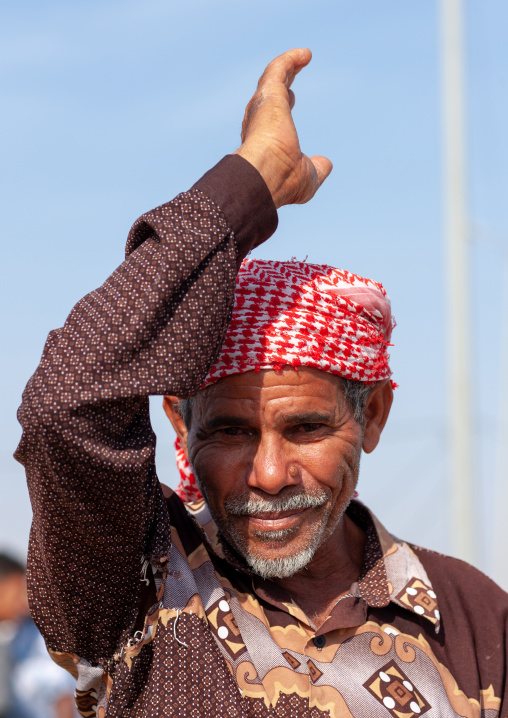 Portrait of a saudi man wearing a kaffiyeh, Jizan Province, Sabya, Saudi Arabia