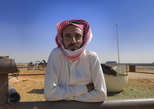 Portrait of a saudi man wearing a keffieh, Riyadh Province, Riyadh, Saudi Arabia