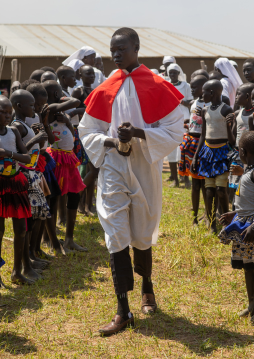Mundari tribe priest during a sunday mass, Central Equatoria, Terekeka, South Sudan