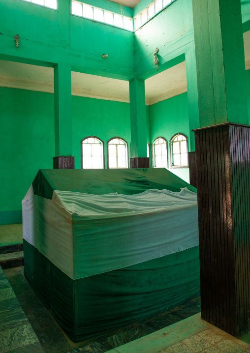 Tomb inside a sufi shrine, Al Jazirah, Abu Haraz, Sudan