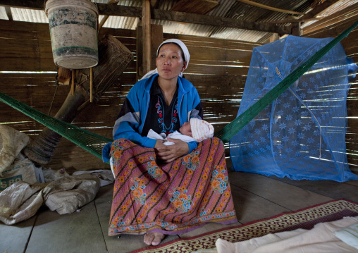 Karen tribe mother and baby, Mae hong son, Thailand