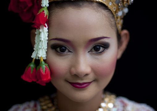 Thai dancer at phra brahma erawan, Bangkok, Thailand