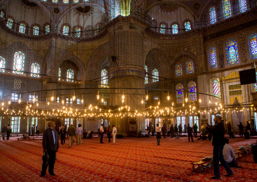Inside the Blue mosque sultan Ahmet Camii, Sultanahmet, istanbul, Turkey
