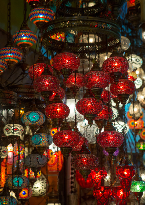 Glass lantern stall in the grand bazaar, Beyazit, istanbul, Turkey