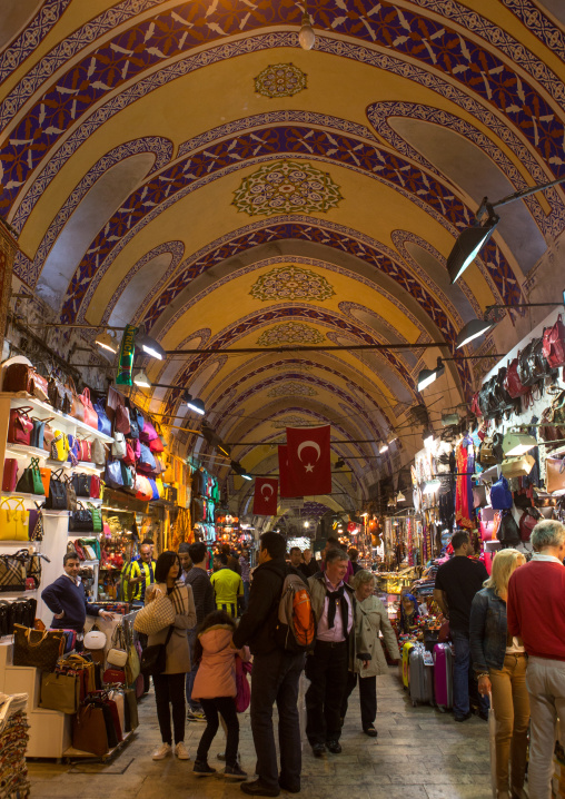 Souvenirs shop in the grand bazaar, Beyazit, istanbul, Turkey
