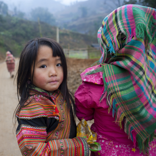 Young flower hmong girls, Sapa, Vietnam