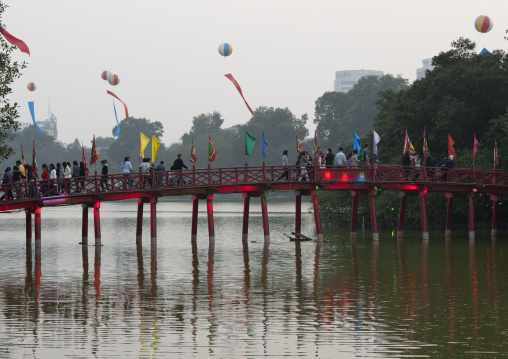 Huc bridge on hoan kiem lake, Hanoi, Vietnam