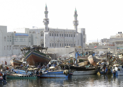 View Of The White Mosque And Of The Dhows In Al Hodeidah Harbour, Yemen