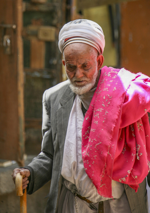 Portrait of a yemeni senior man, Amanat Al-Asemah, Sanaa, Yemen