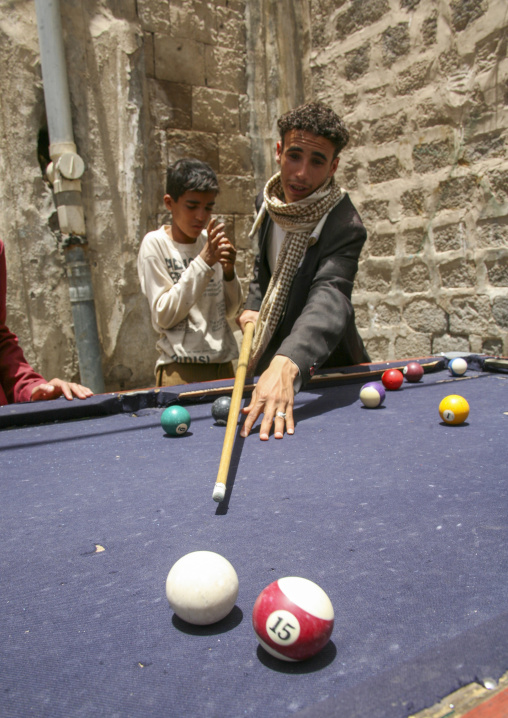 Yemeni young men playing snooker, Amanat Al-Asemah, Sanaa, Yemen