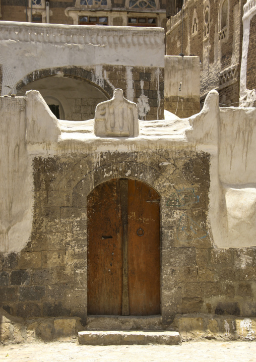 Traditional house in the old city featuring ornamental facades, Amanat Al-Asemah, Sanaa, Yemen