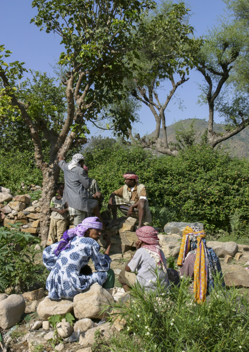 Yemeni people in an open air market, Amran Governorate, Hababah, Yemen