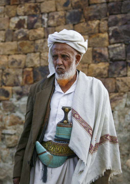 Yemeni senoir man with jambiya, Amran Governorate, Shaharah, Yemen