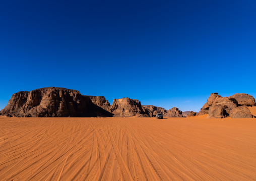 Rock formation in the desert, Tassili N'Ajjer National Park, Tadrart Rouge, Algeria