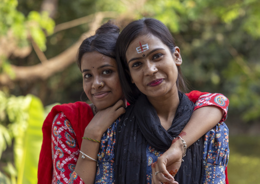 Bangladeshi hindu young women friends portrait, Dhaka Division, Munshiganj, Bangladesh