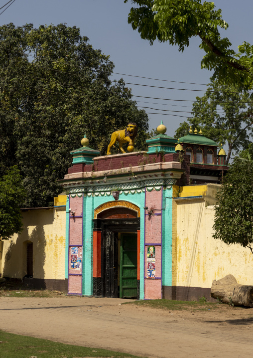 Statue of Lion atop of the entrance of temple in Dinajpur Rajbari, Rajshahi Division, Dinajpur, Bangladesh