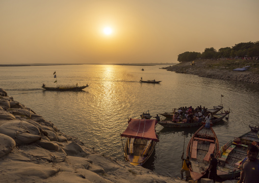 Bangladeshi people making boats trips in Kalitola ghat, Rajshahi Division, Rajshahi, Bangladesh