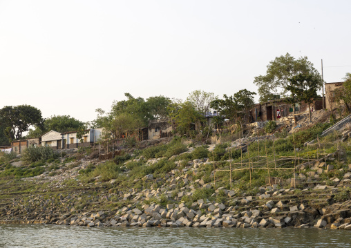 Fishermen houses on the river bank, Rajshahi Division, Rajshahi, Bangladesh
