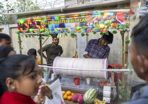 Rollercoaster ice cream vendor, Rajshahi Division, Rajshahi, Bangladesh