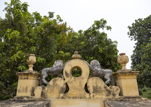 Natore Rajbari lions statues, Rajshahi Division, Natore, Bangladesh