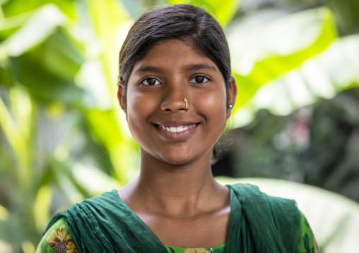 Bangladeshi young woman in green saree, Khulna Division, Narail, Bangladesh
