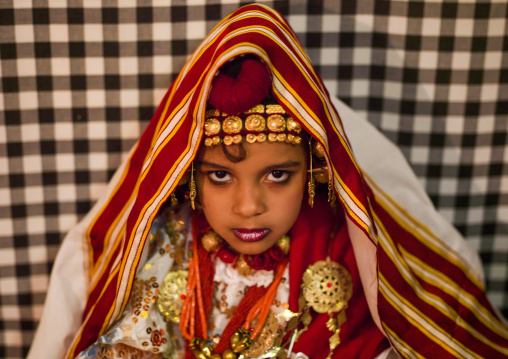 Tuareg girl in traditional clothing, Tripolitania, Ghadames, Libya