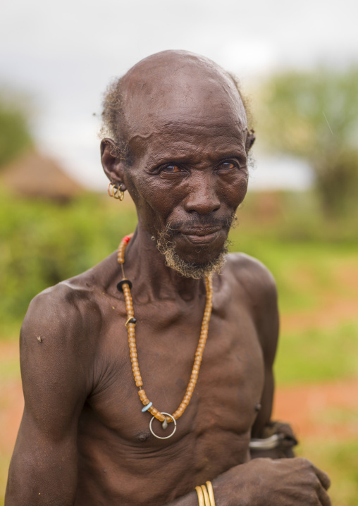 Bashada tribe old man portrait, Omo valley, Turmi, Ethiopia