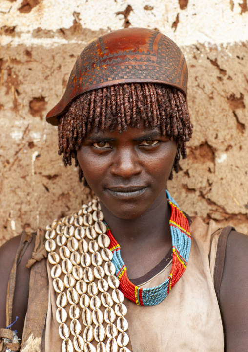 Banna tribe woman with calabash on head, Omo valley, Key Afer, Ethiopia