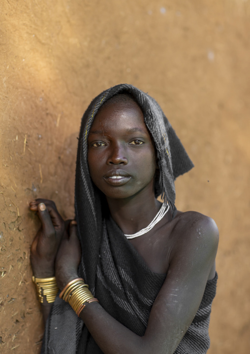Beautiful Bodi tribe teenage girl, Hana Mursi, Omo valley, Ethiopia