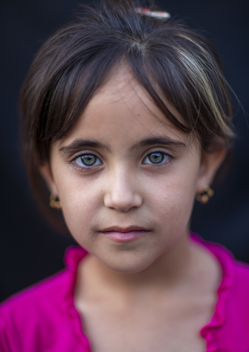 Kurdish girl with green eyes, Akre, Kurdistan, Iraq