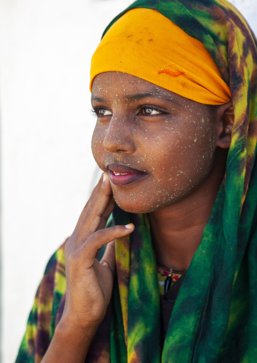 Portrait of a young woman with quasil on her face, Maroodi Jeh region, Hargeisa, Somaliland