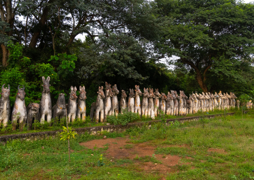 Terracotta Horses gifts to the god Aiyanar, Tamil Nadu, Pallathur, India