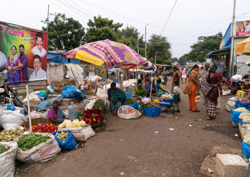 Indian people in the flower market, Tamil Nadu, Madurai, India