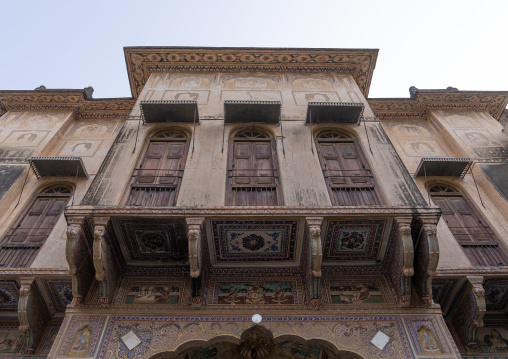 Balcony of an old historic haveli, Rajasthan, Fatehpur, India