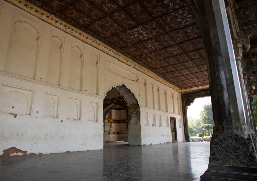 ￼Shalimar Bagh Mughal garden marble pavilion, Jammu and Kashmir, Srinagar, India