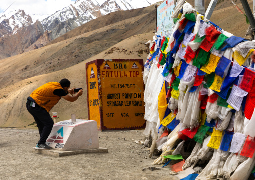 Buddhist prayer flags in the mountain, Ladakh, Fotula, India