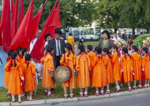 Girls artists during the celebration of the 60th anniversary of the regim, DGC, Pyongyang, North Korea