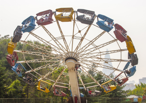 Old big wheel in Taesongsan funfair, DGC, Pyongyang, North Korea