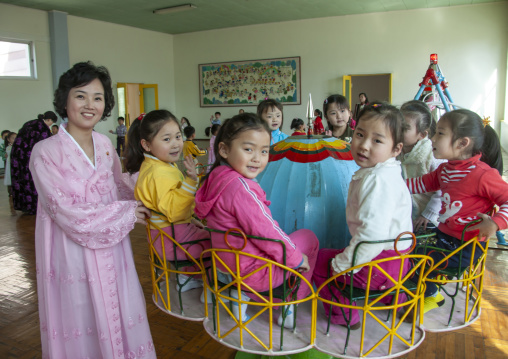 Noth Korean children in Kwangbok primary school, DGC, Pyongyang, North Korea