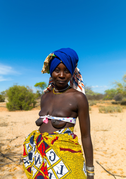 Mucubal tribe woman wearing a blue headwear, Namibe Province, Virei, Angola