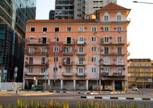 Old portuguese colonial building on the Marginal promenade called avenida 4 de fevereiro, Luanda Province, Luanda, Angola