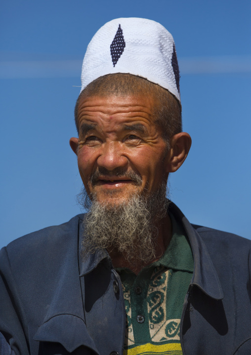 Old Uyghur Man, Serik Buya Market, Yarkand, Xinjiang Uyghur Autonomous Region, China