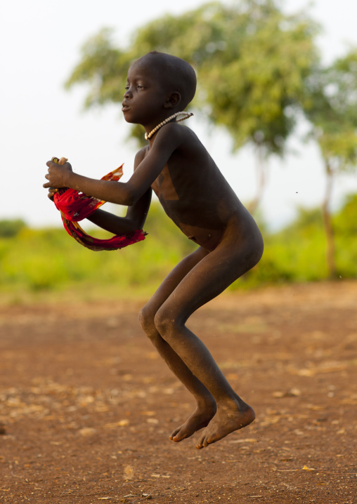 Bodi Boy Jumping, Hana Mursi, Ethiopia