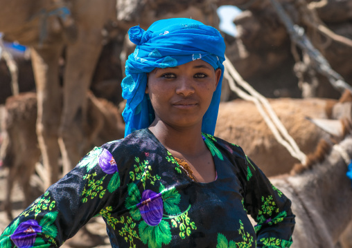 Oromo tribe woman in the camel market, Oromo, Sambate, Ethiopia