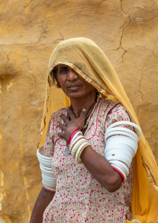 Portrait of a rajasthani woman in traditional clothing, Rajasthan, Jaisalmer, India