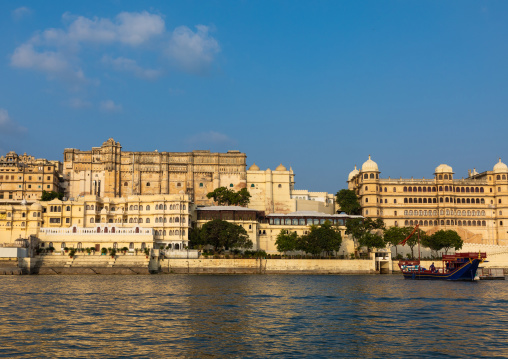 The city palace alongside lake Pichola, Rajasthan, Udaipur, India