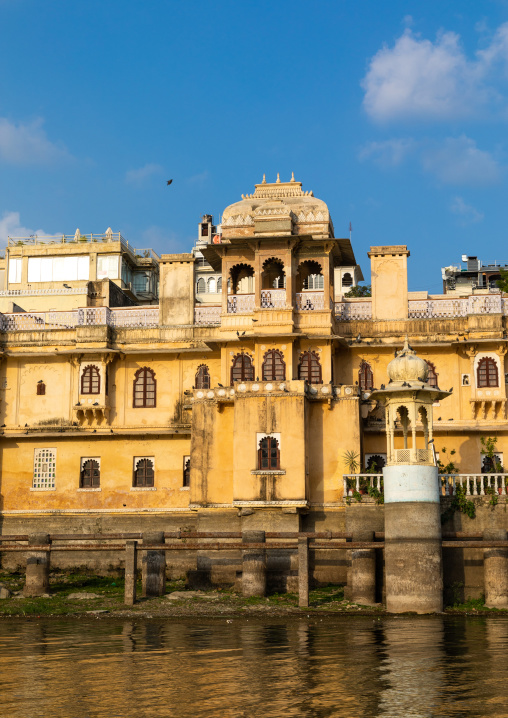 Houses on lake Pichola, Rajasthan, Udaipur, India